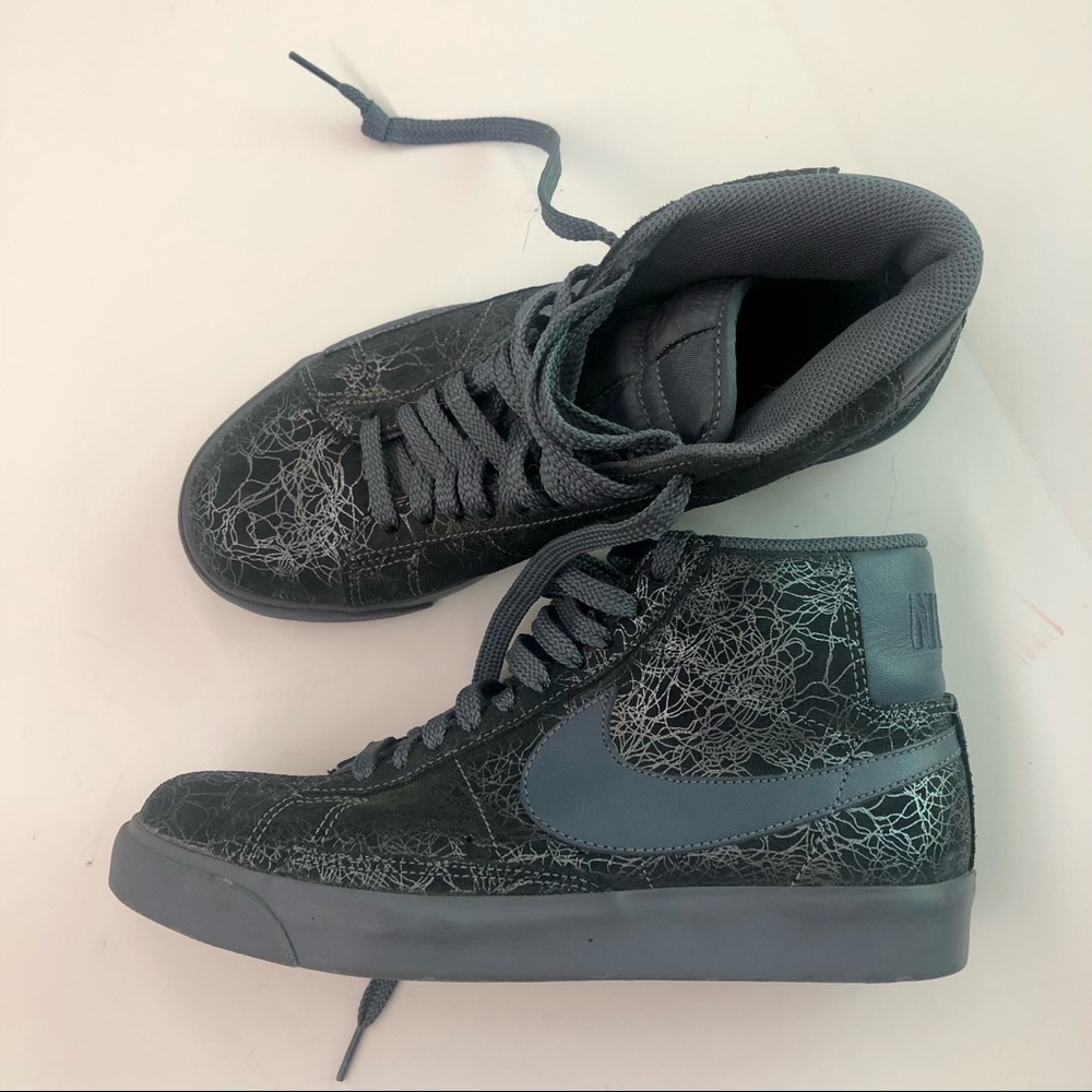 Nike Mid Top Dunks Size 8